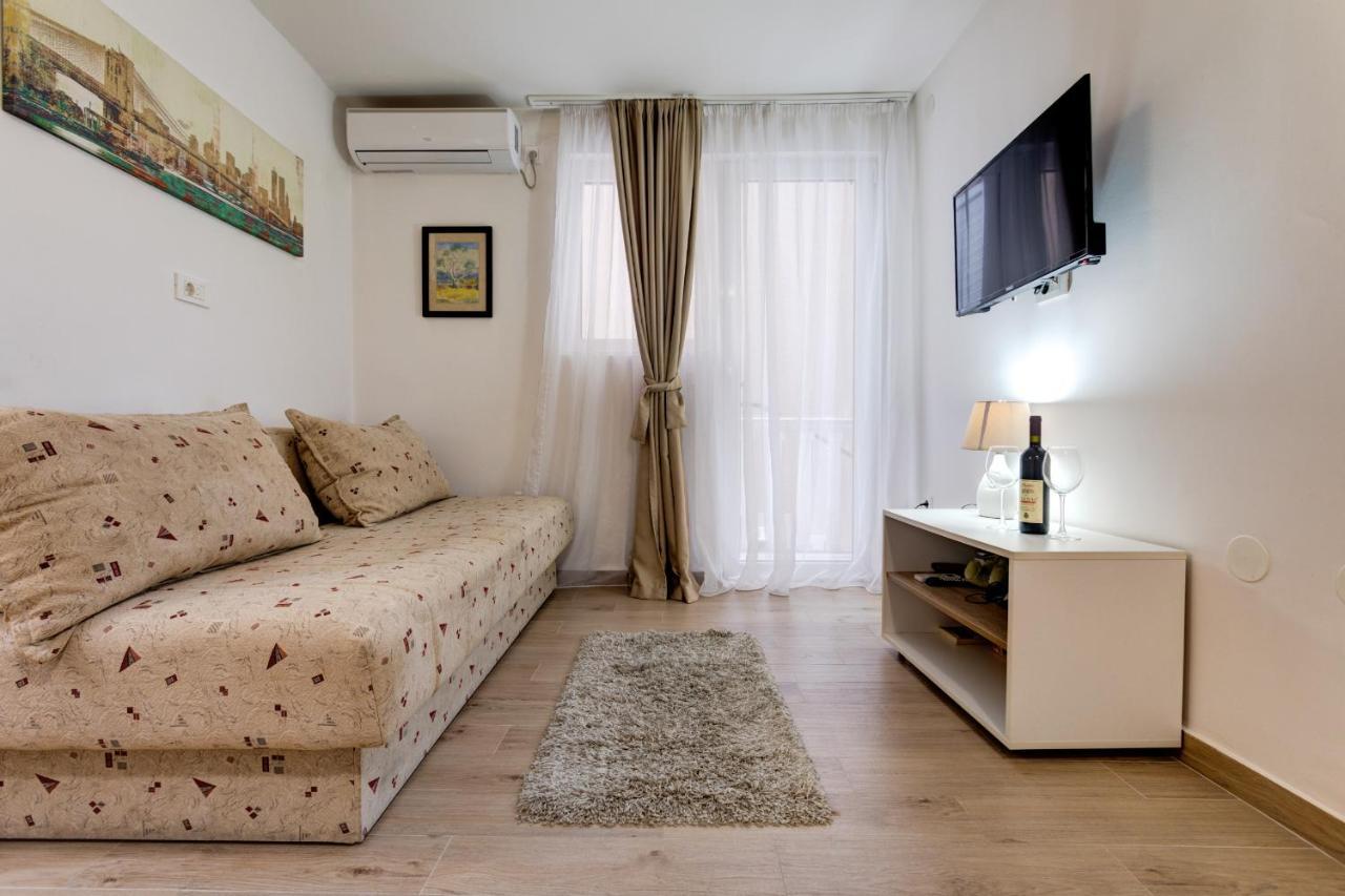 Sun Apartments Marija Budva Bagian luar foto