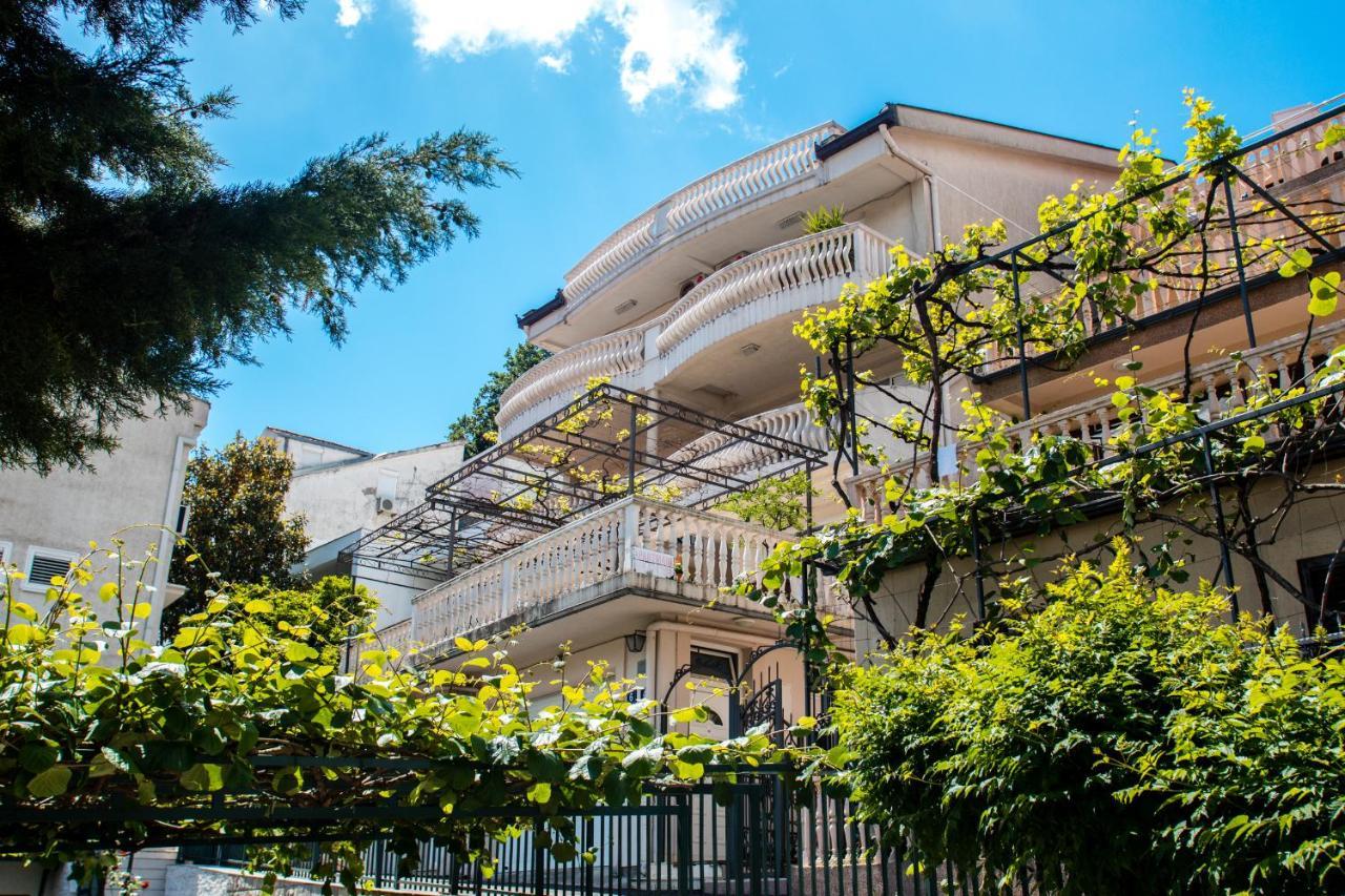 Sun Apartments Marija Budva Bagian luar foto
